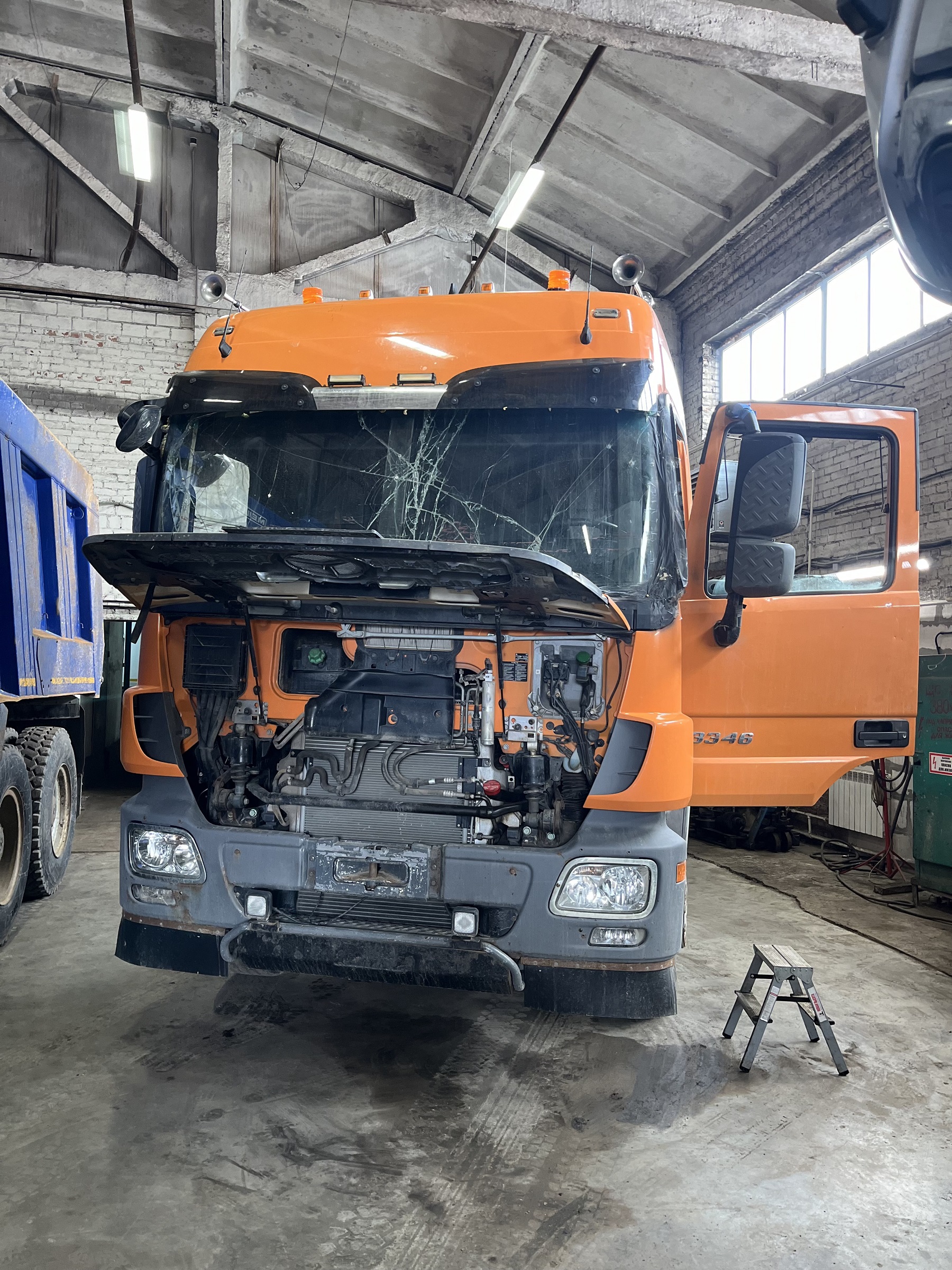 Замена кабины Mercedes-Benz Actros 2018